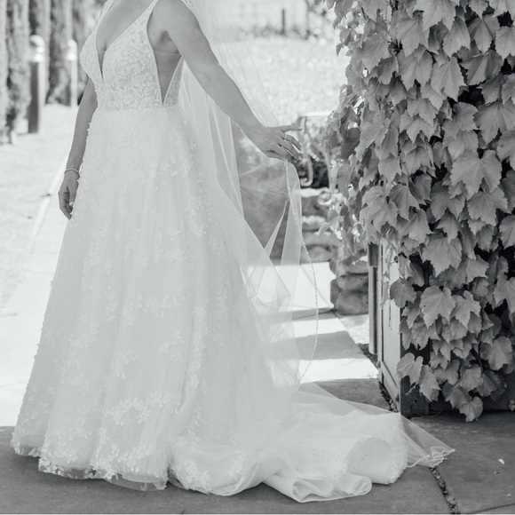 Martina Liana custom wedding dress, style 1325 - Picture 13 of 17